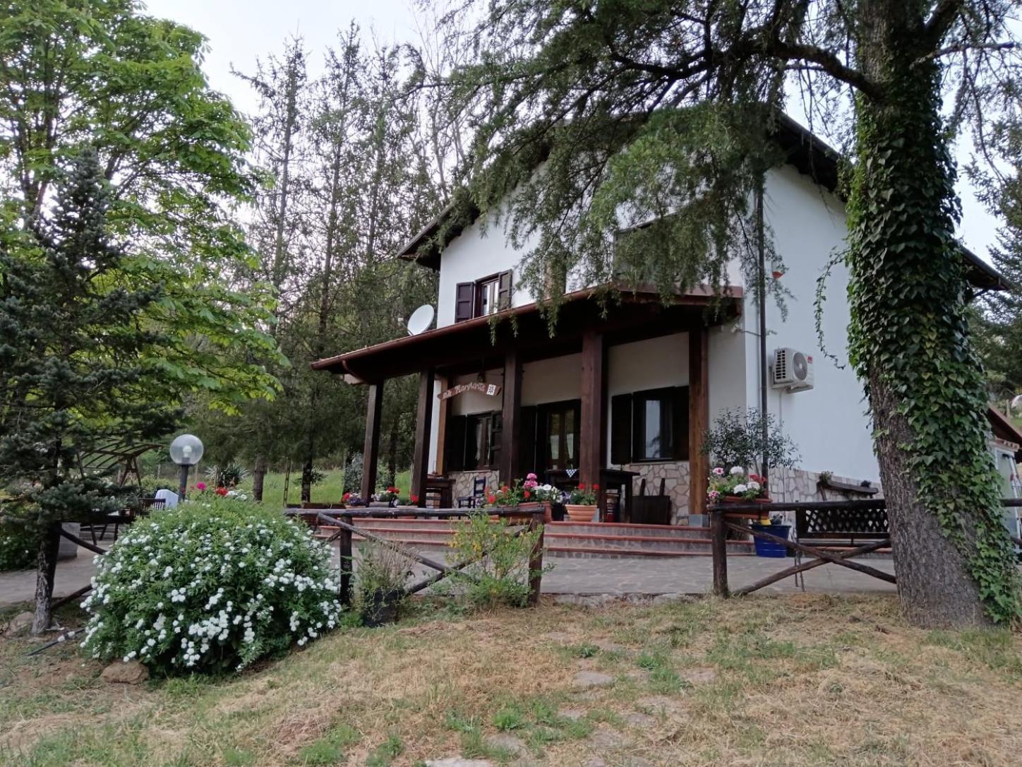 Bed And Breakfast Margherita & Home Restaurant Gerano Exterior photo